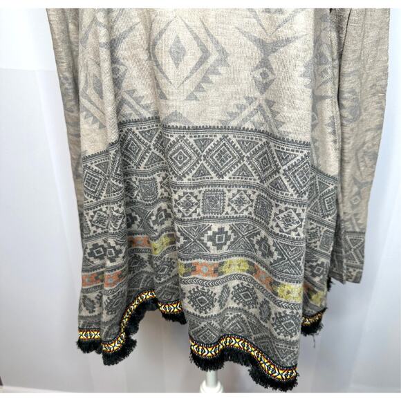 Blu Pepper Anthro Boho Colorful Embroidery Fringe Gray Aztec Sweater Shirt Small - Picture 3 of 8